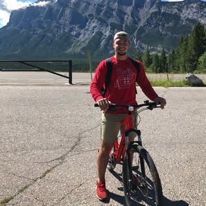 Meet your Posher, Adam